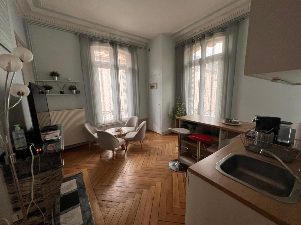 4 People+Free Street Parking+Cosy Centre Ville Appartamento Rouen Esterno foto
